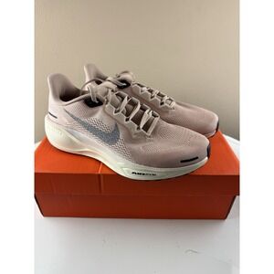 Women's Nike Pegasus 41 Road Running Shoes. Size 9.5